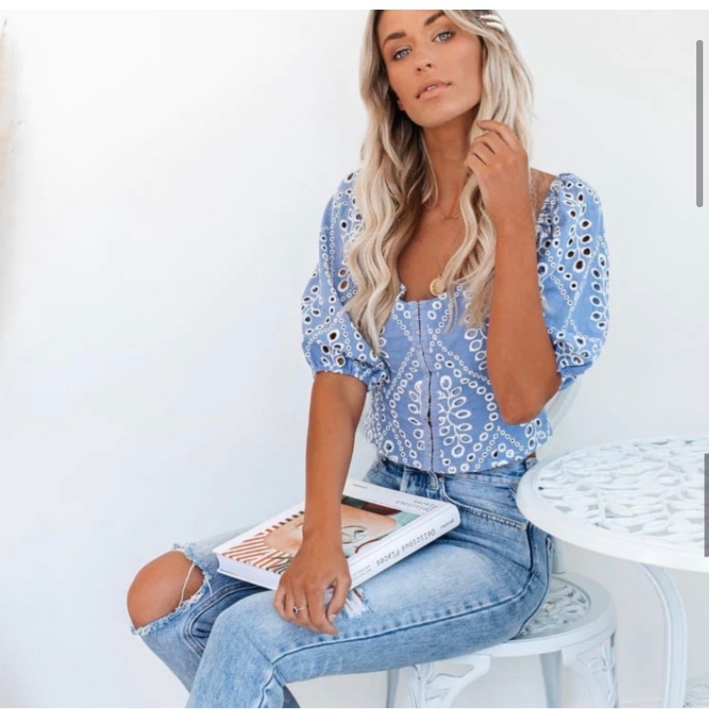 Vici June Swoon Cotton Blend Eyelet Cropped Top - Picture 4 of 12